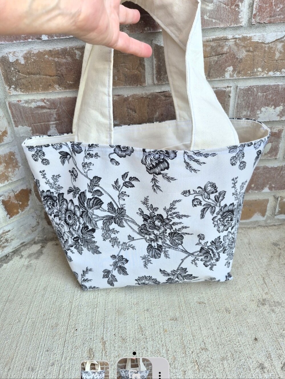 Canvas Floral Tote Bag in Black and White